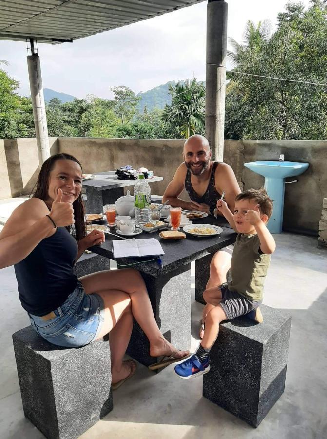 Sura Homestay Kandy Bagian luar foto
