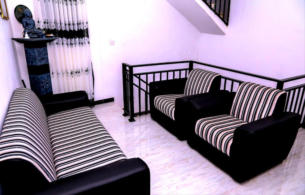 Sura Homestay Kandy Bagian luar foto