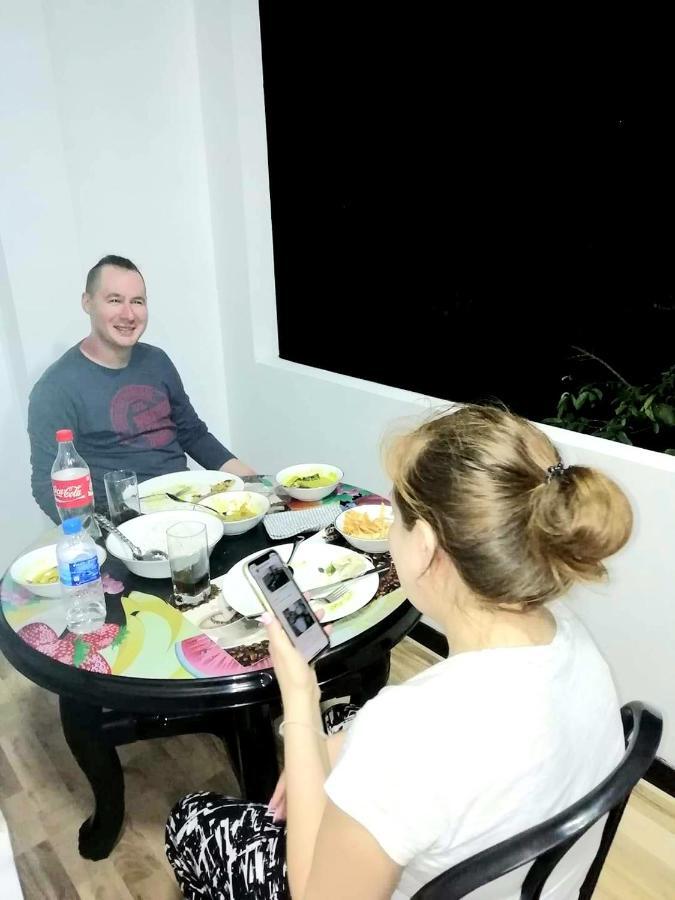Sura Homestay Kandy Bagian luar foto